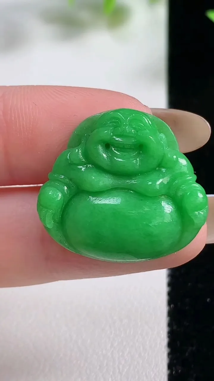 天然A货翡翠佛公吊坠，尺寸22.3-24.6-5.2，重量:4.40g
11月9日