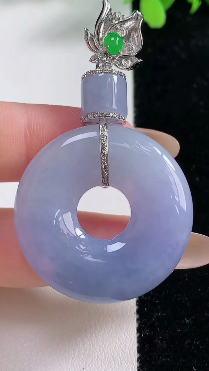 天然A货翡翠种紫罗兰平安环吊坠，尺寸33.3-6.3，重量:18.86g
11月9日