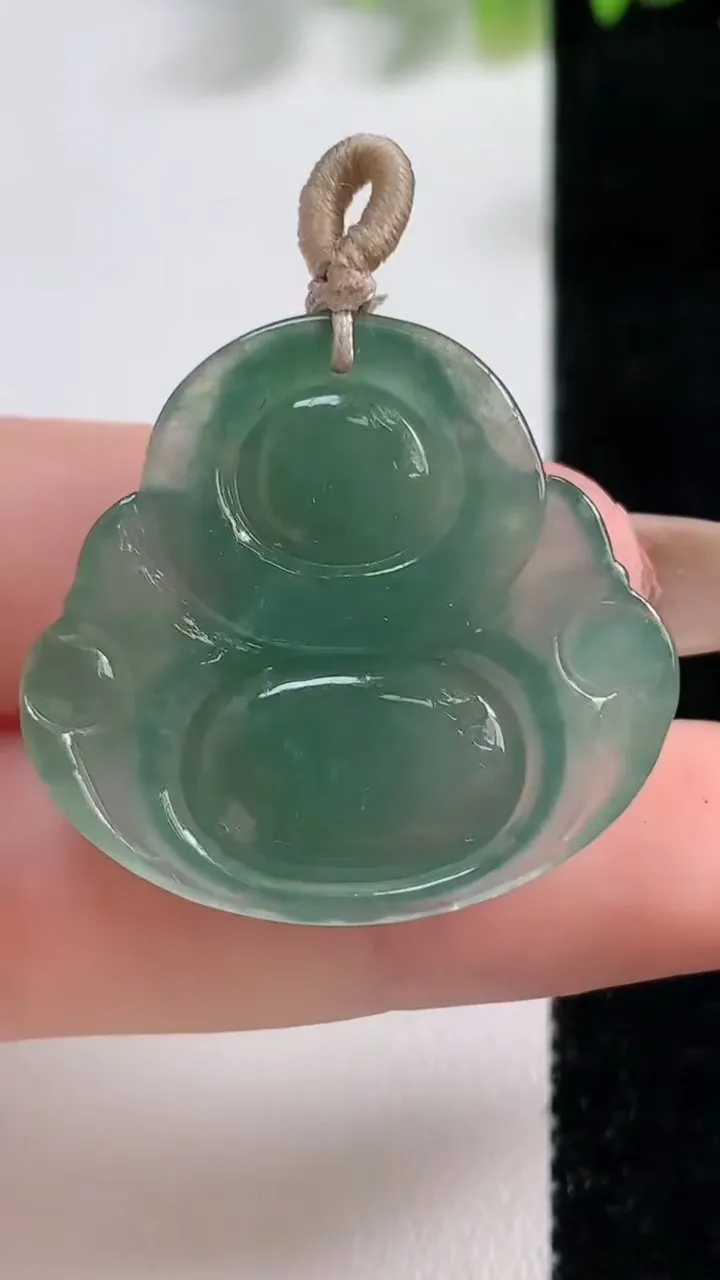 天然A货翡翠佛公吊坠，尺寸29.5-31.4-5.7，重量:8.10g
11月9日