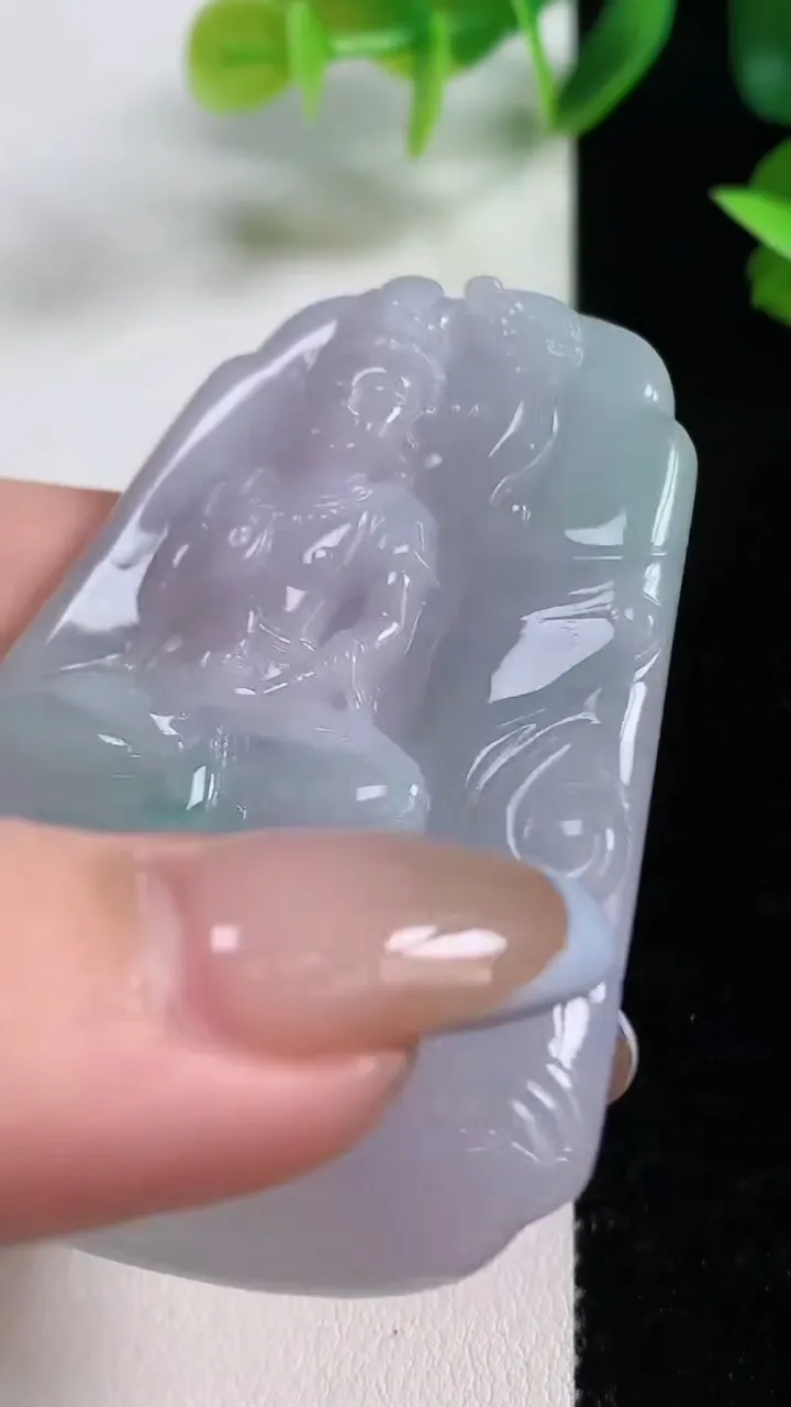 天然A货翡翠普贤菩萨吊坠，尺寸60-45.3-6.9，重量:33.38g
11月9日