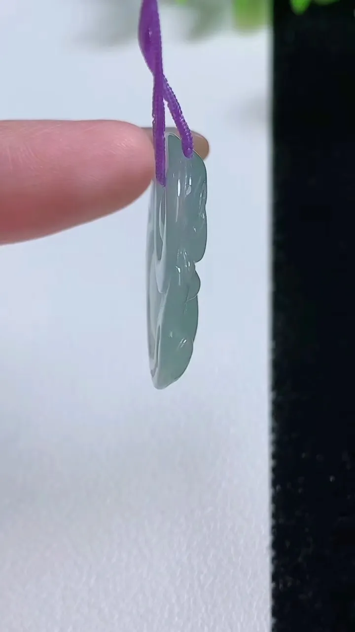 天然A货翡翠佛公吊坠，尺寸24.6-26-4.9，重量:4.76g
11月9日