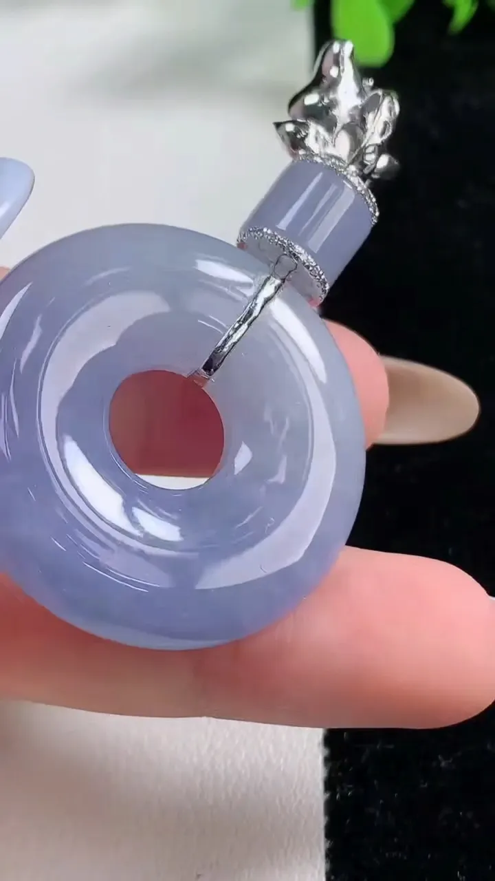 天然A货翡翠种紫罗兰平安环吊坠，尺寸33.3-6.3，重量:18.86g
11月9日