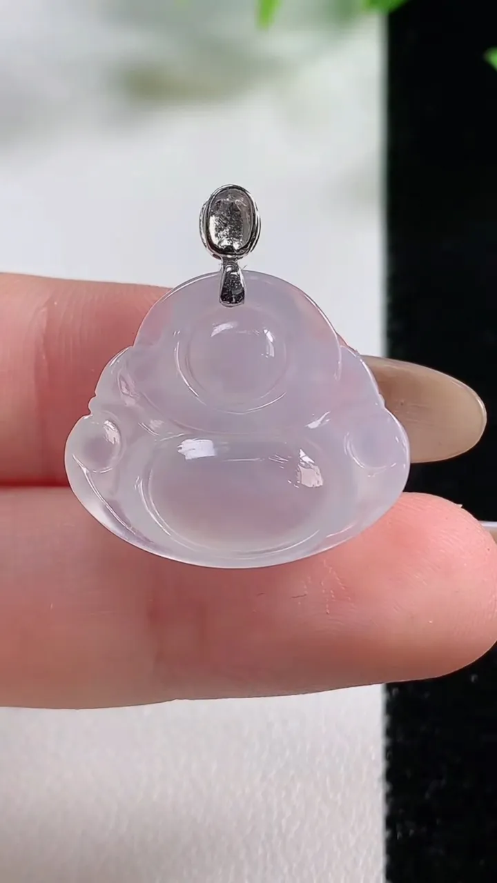 天然A货翡翠种白冰佛公吊坠，尺寸19.8-21.6-5.3，重量:3.68g
11月9日