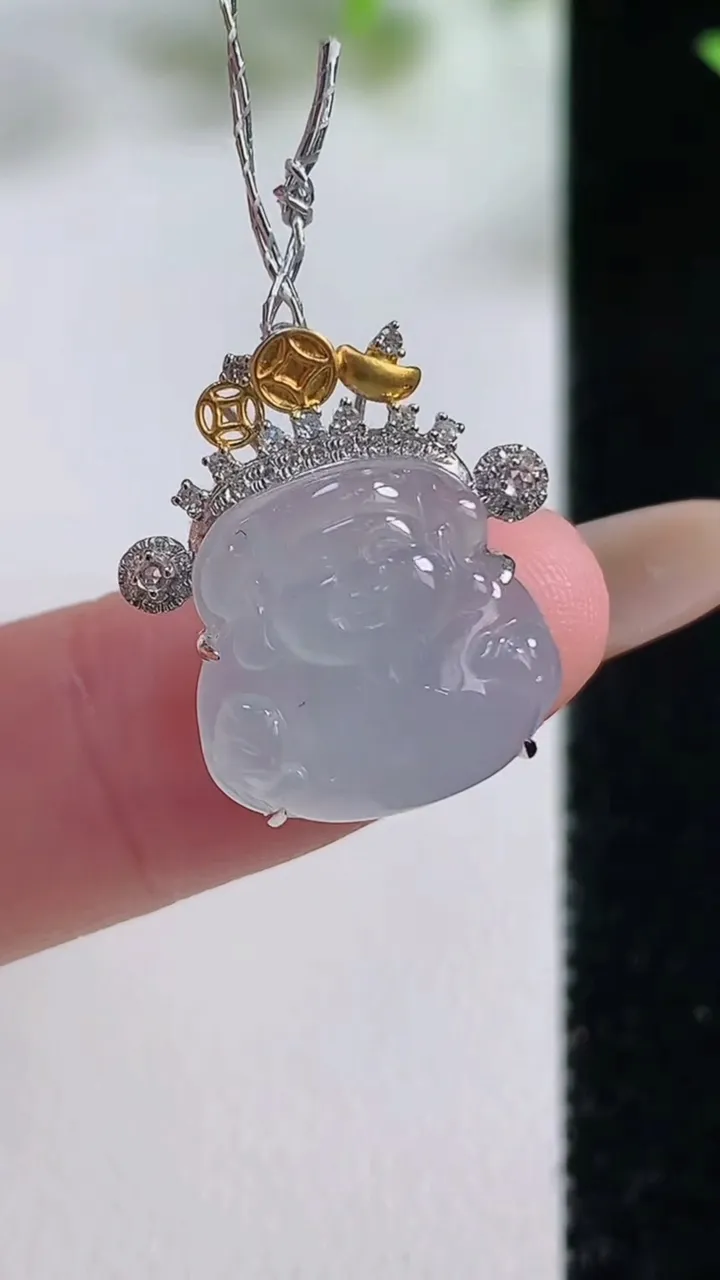 天然A货翡翠种白冰财神爷吊坠，尺寸18.9-13.3-14.4-8.4，重量:3.27g
11月9日