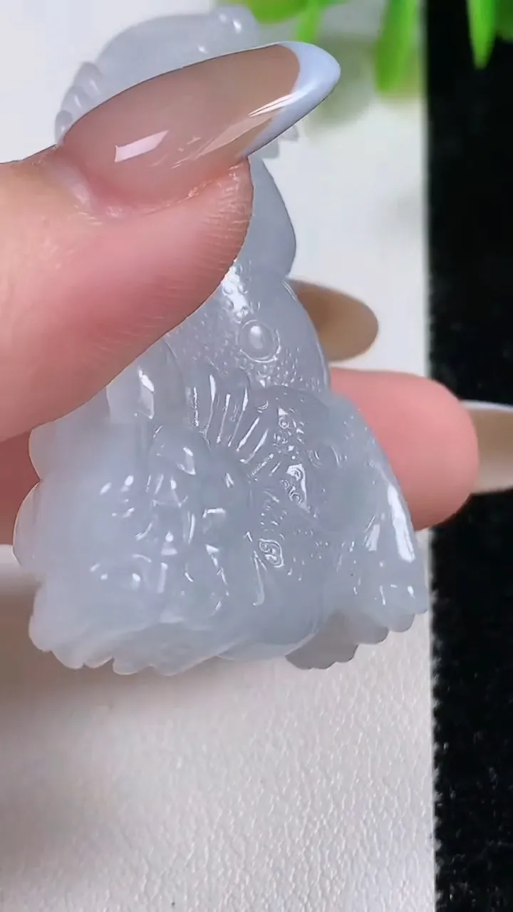 天然A货翡翠冰种紫罗兰貔貅吊坠，尺寸54.4-29-12，重量:31.24g
11月9日