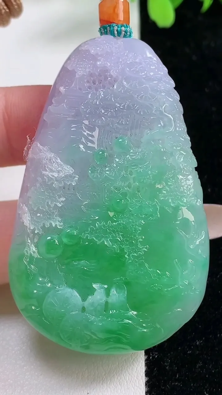 天然A货翡翠山水牌吊坠，尺寸59-37.4-9.6，重量:46.52g
11月9日