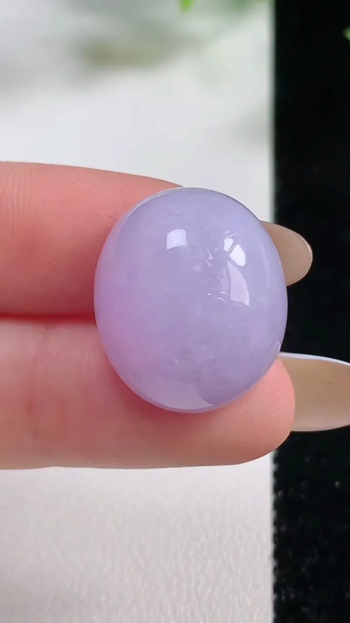 天然A货翡翠紫罗兰蛋面戒面镶嵌件，尺寸20.7-17.6-11.3，重量:8.32g2025年11月9日
工厂直销收藏佳品,种好水足，色泽均匀，有种有色，上手高大气！