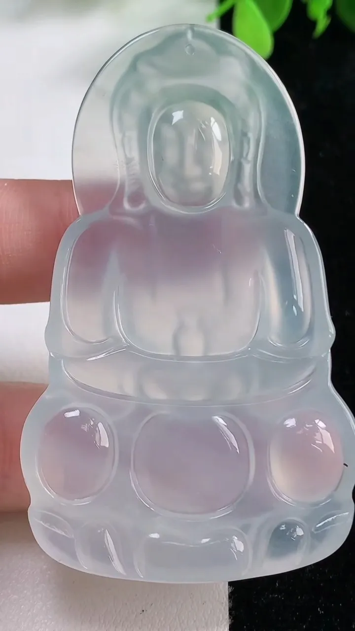 天然A货翡翠正装观音菩萨吊坠，尺寸67.7-39.8-6，重量:29.45g
11月9日