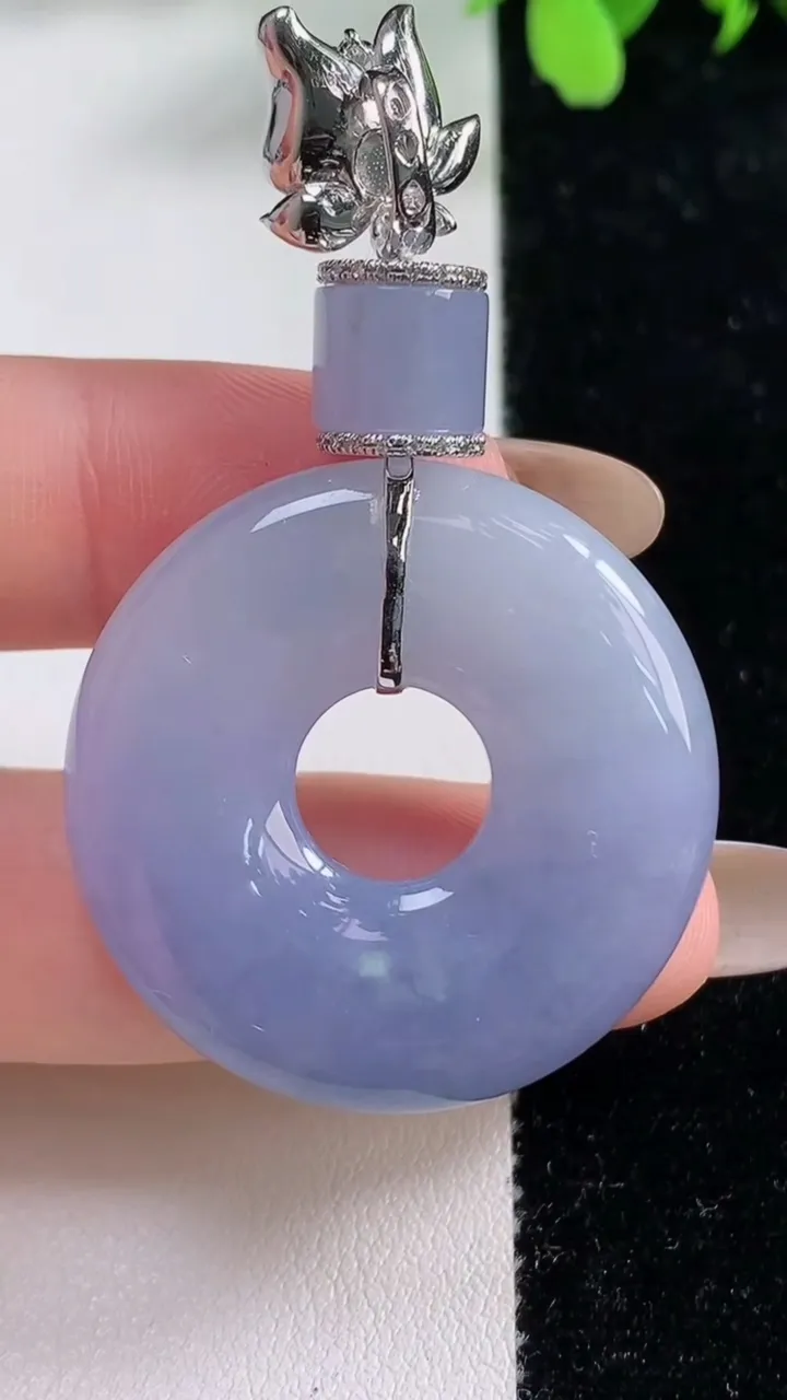 天然A货翡翠种紫罗兰平安环吊坠，尺寸33.3-6.3，重量:18.86g
11月9日