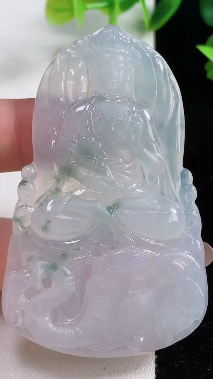 天然A货翡翠冰种飘花普贤菩萨吊坠，尺寸68.2-42-6，重量:30.48g
11月9日