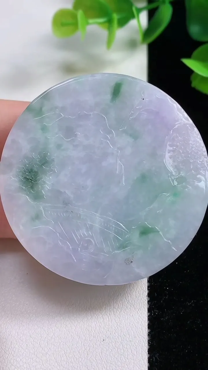 天然A货翡翠山水牌吊坠，尺寸52-13.2，重量:73.69g
11月9日