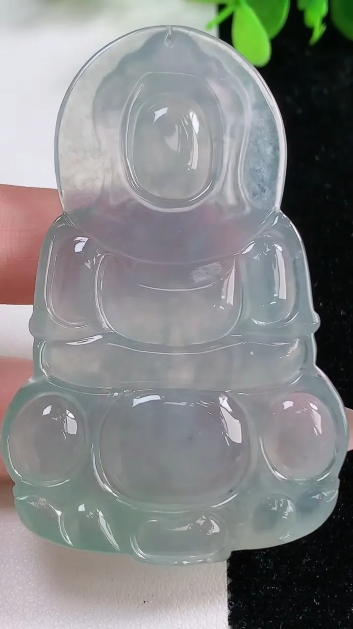 天然A货翡翠正装观音菩萨吊坠，尺寸69.2-43.7-6.4，重量:29.72g
11月9日