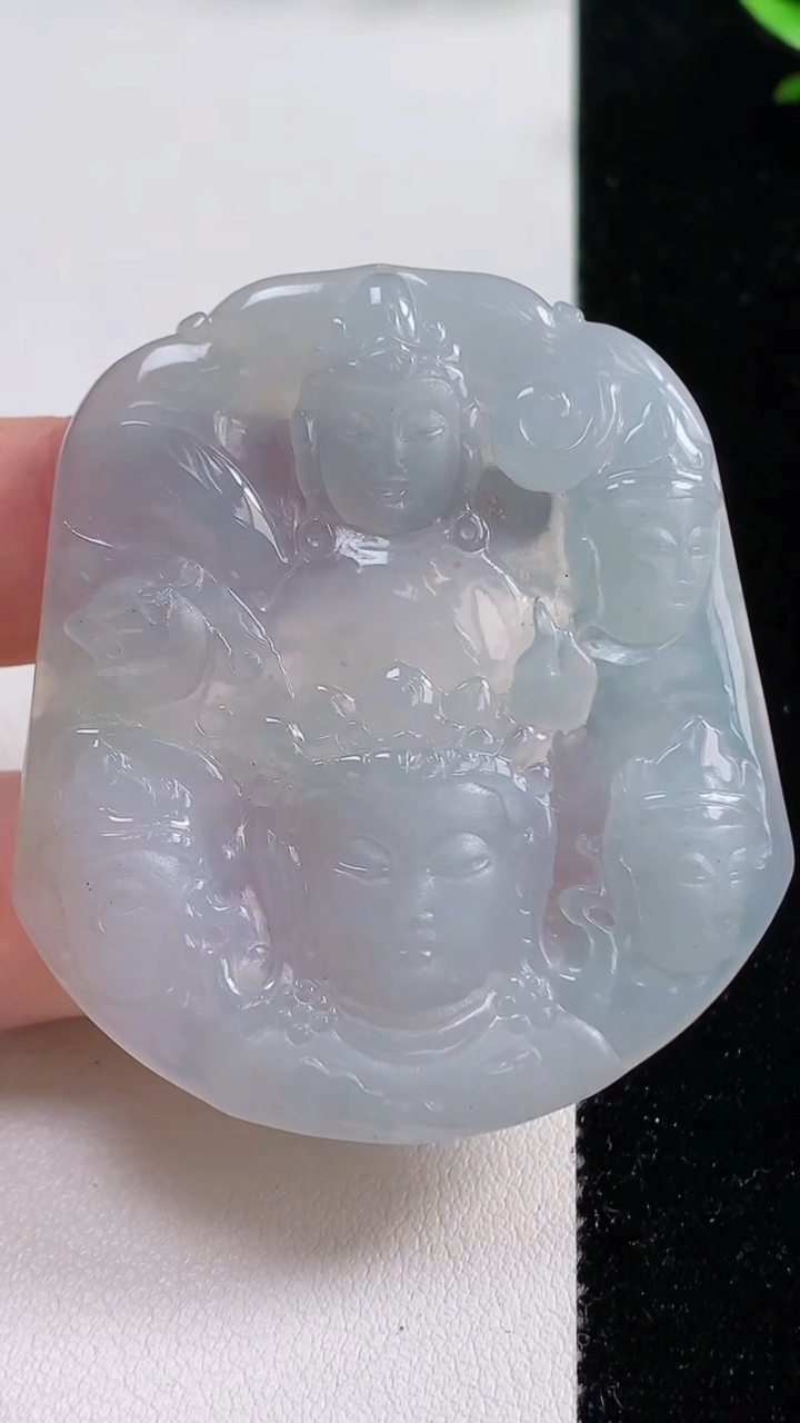 天然A货翡翠观音菩萨吊坠，尺寸53-46.4-4，重量:21.13g
11月9日