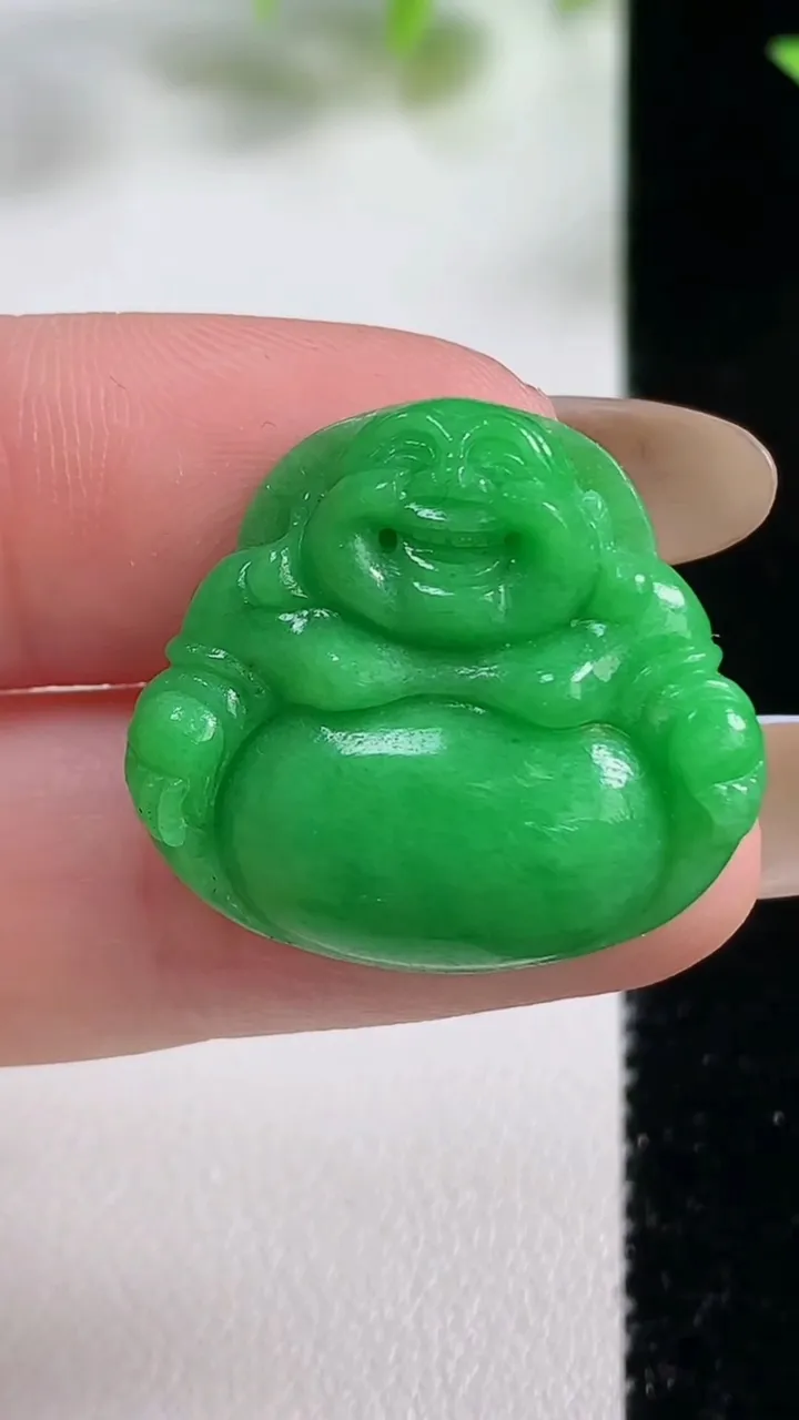 天然A货翡翠佛公吊坠，尺寸22.3-24.6-5.2，重量:4.40g
11月9日