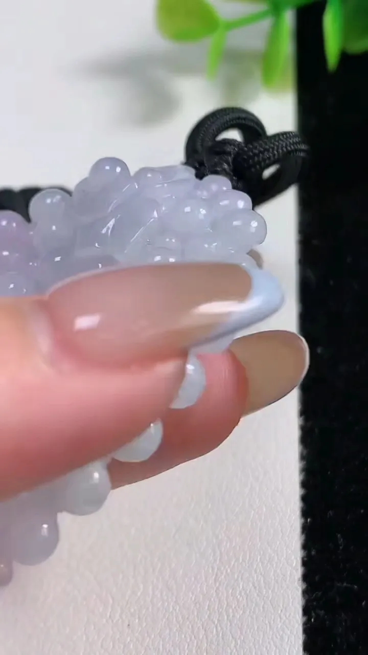 天然A货翡翠紫罗兰多子多福 葡萄吊坠，尺寸54.3-38.5-12.4，重量:38.08g
11月9