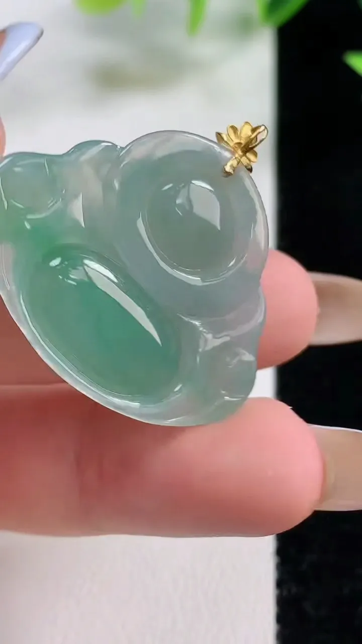 天然A货翡翠佛公吊坠，尺寸26.7-32-6.2，重量:7.59g
11月9日