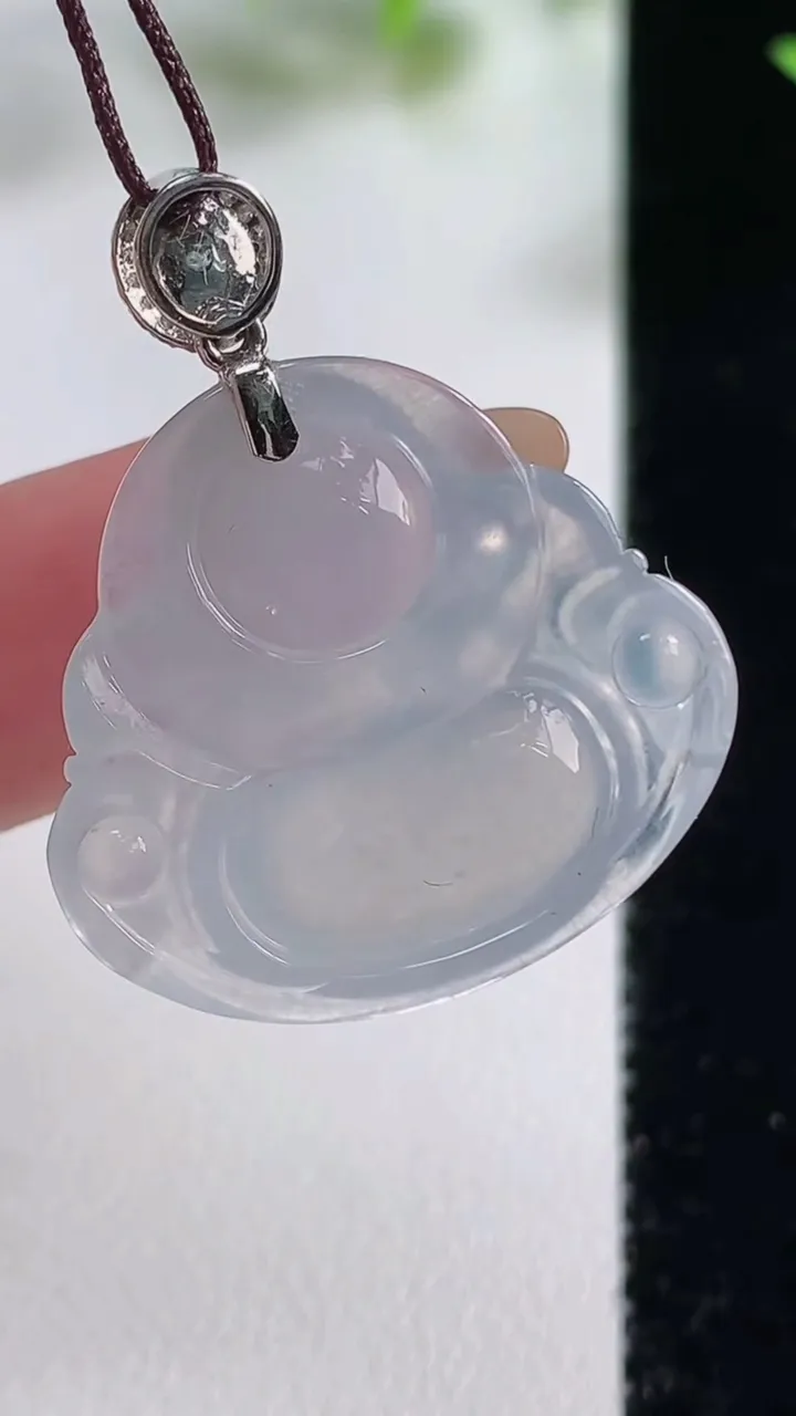 天然A货翡翠种白冰佛公吊坠，尺寸24-25.9-6.1，重量:6.21g
11月9日