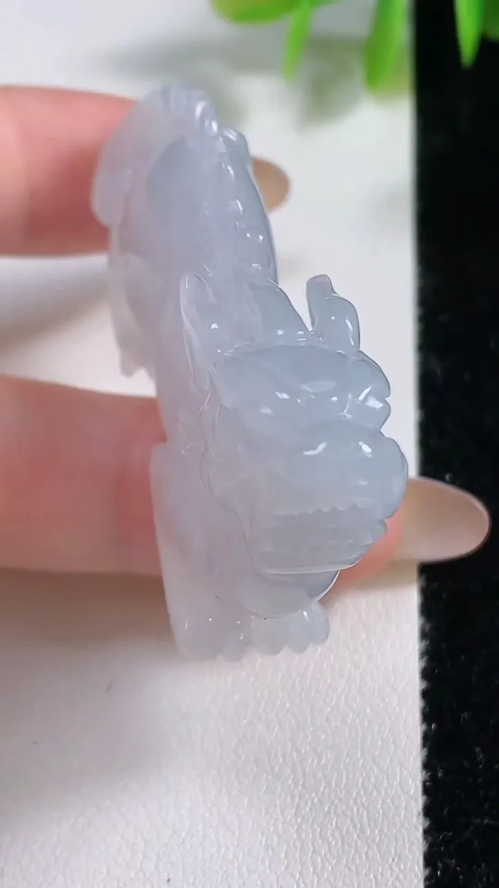 天然A货翡翠冰种紫罗兰貔貅吊坠，尺寸54.4-29-12，重量:31.24g
11月9日