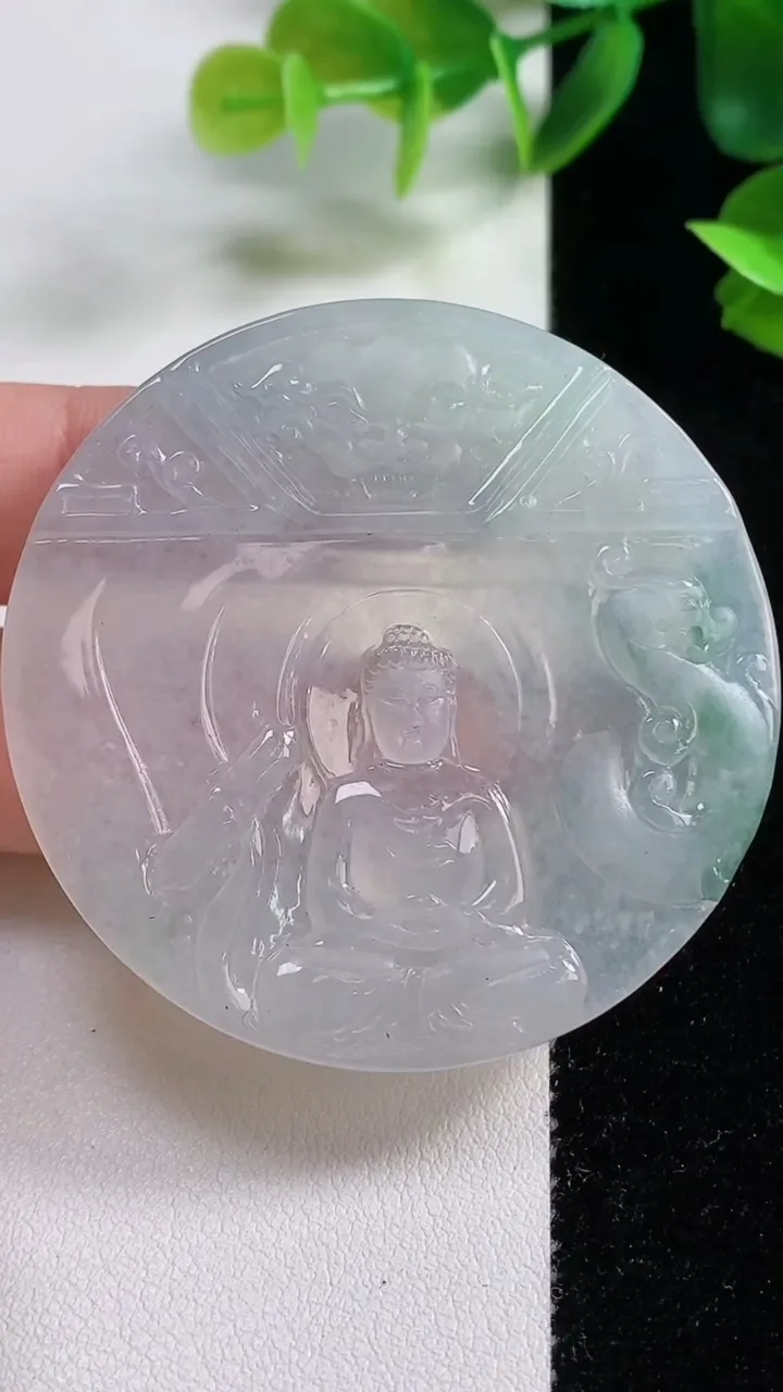 天然A货翡翠冰种飘花文殊菩萨吊坠，尺寸51.3-5.3，重量:32.36g
11月9日