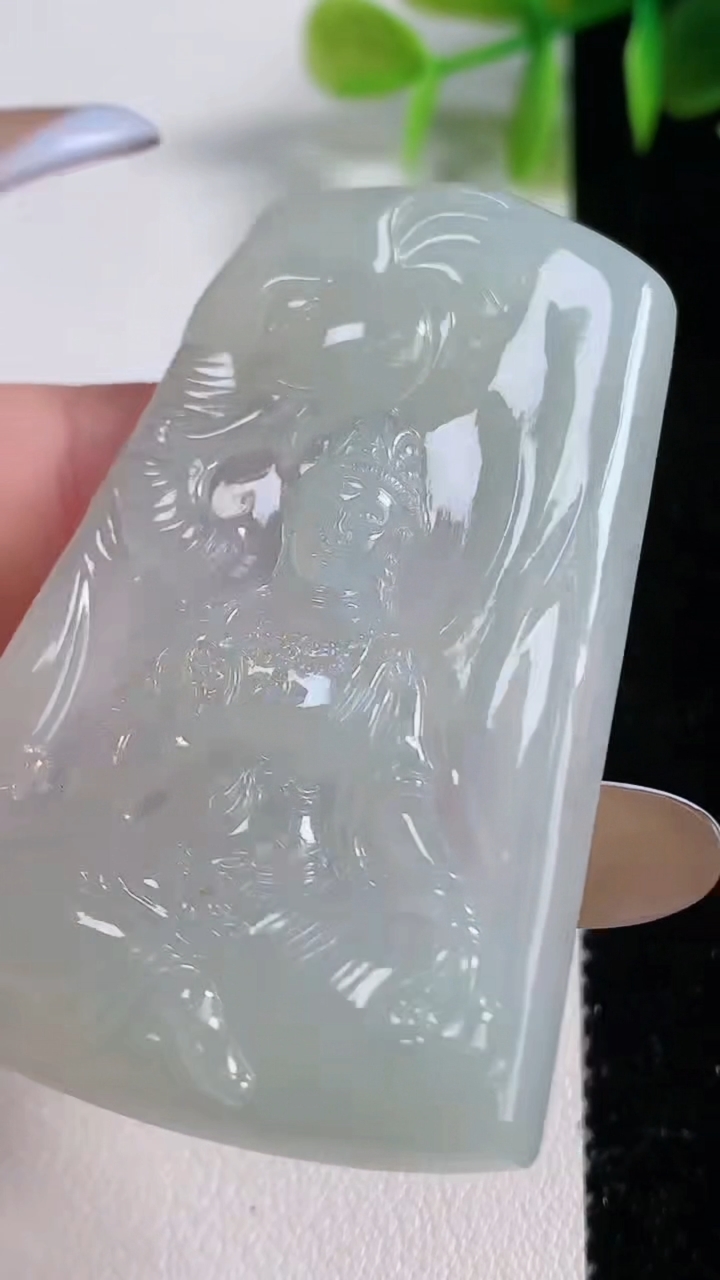 天然A货翡翠普贤菩萨吊坠，尺寸54.7-34.81-5.1，重量:22.33g
11月10日