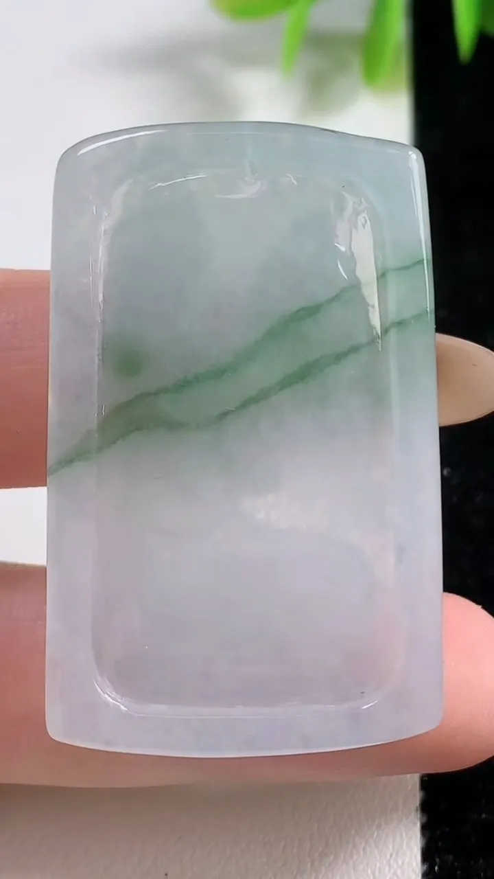 天然A货翡翠文殊菩萨吊坠，尺寸43.8-27.4-4.5，重量:12.39g
11月10日