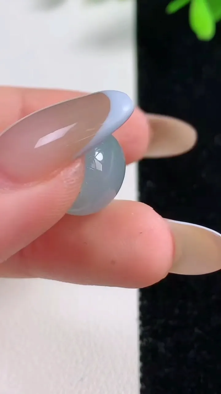 天然A货翡翠冰种紫罗兰路路通吊坠，尺寸12.5-12.7，重量:4.07g
11月10日