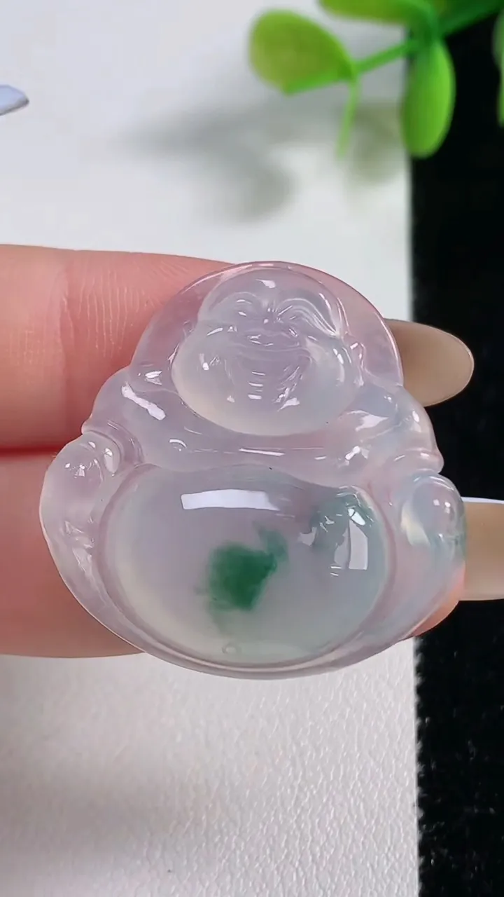 天然A货翡翠种飘花佛公吊坠，尺寸30.3-30.3-6，重量:8.21g
11月10日