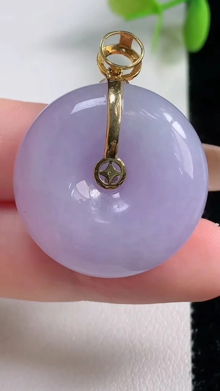 天然A货翡翠种紫罗兰平安扣吊坠，尺寸28-9.6，重量:17.21g
11月10日
