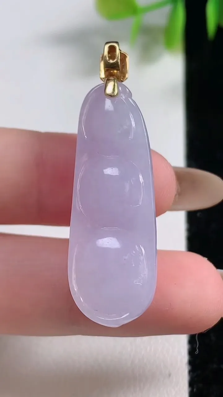 天然A货翡翠种紫罗兰福豆吊坠，尺寸37.6-12.7-11，重量:10.05g
11月10日