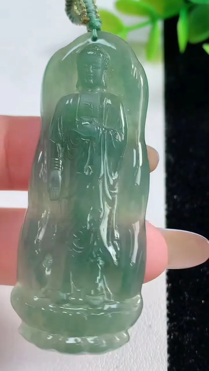 天然A货翡翠阿弥陀佛吊坠，尺寸62-23.2-5.7，重量:16.93g
11月10日