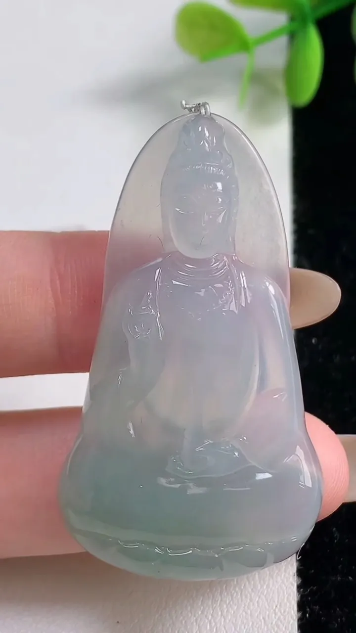 天然A货翡翠素衣观音菩萨吊坠，尺寸49.3-28-5.8，重量:12.87g
11月10日