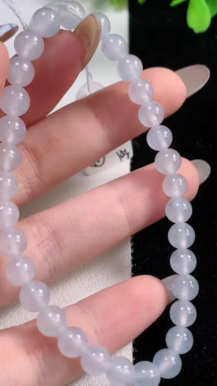 天然A货翡翠种白冰小米圆珠手串32颗，尺寸6，重量:12.20g11月10日
工厂直销收藏佳品,种好