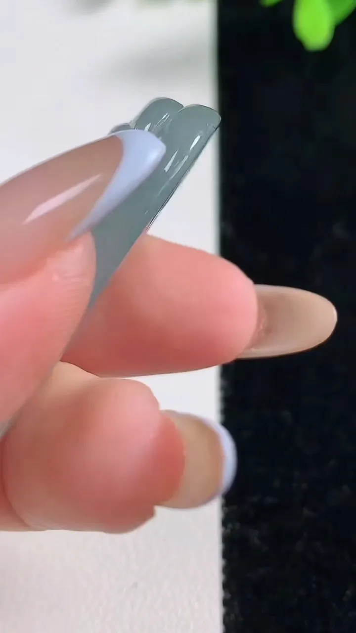 天然A货翡翠冰种飘花逍遥佛公吊坠，尺寸50.3-19-8.5，重量:14.56g
11月10日