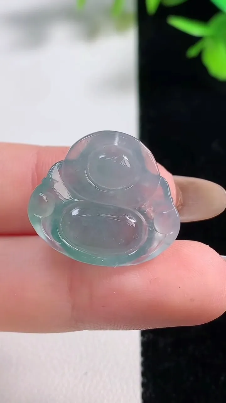 天然A货翡翠佛公吊坠，尺寸19.8-23-5.8，重量:4.18g
11月10日