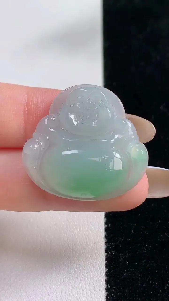 天然A货翡翠佛公吊坠，尺寸26.7-28.8-6.1，重量:6.44g
11月10日