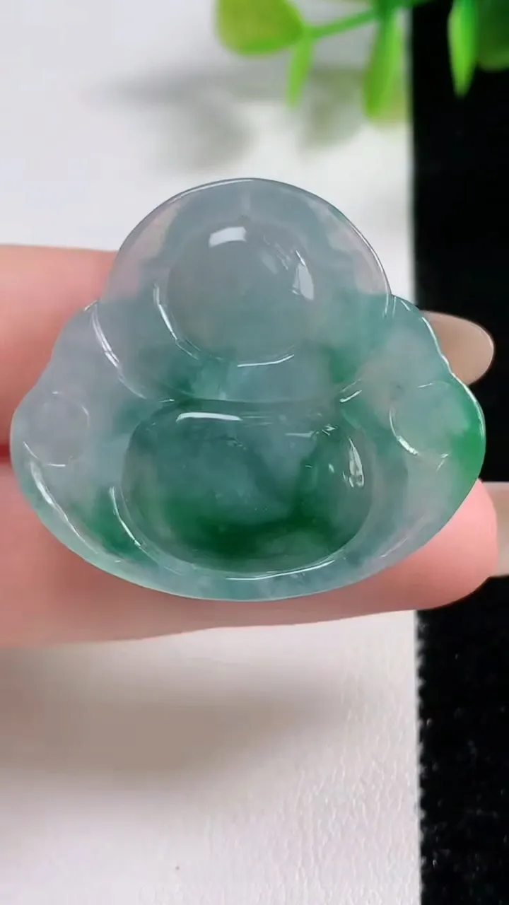 天然A货翡翠冰种飘花佛公吊坠，尺寸31-34.6-6.5，重量:10.69g
11月10日