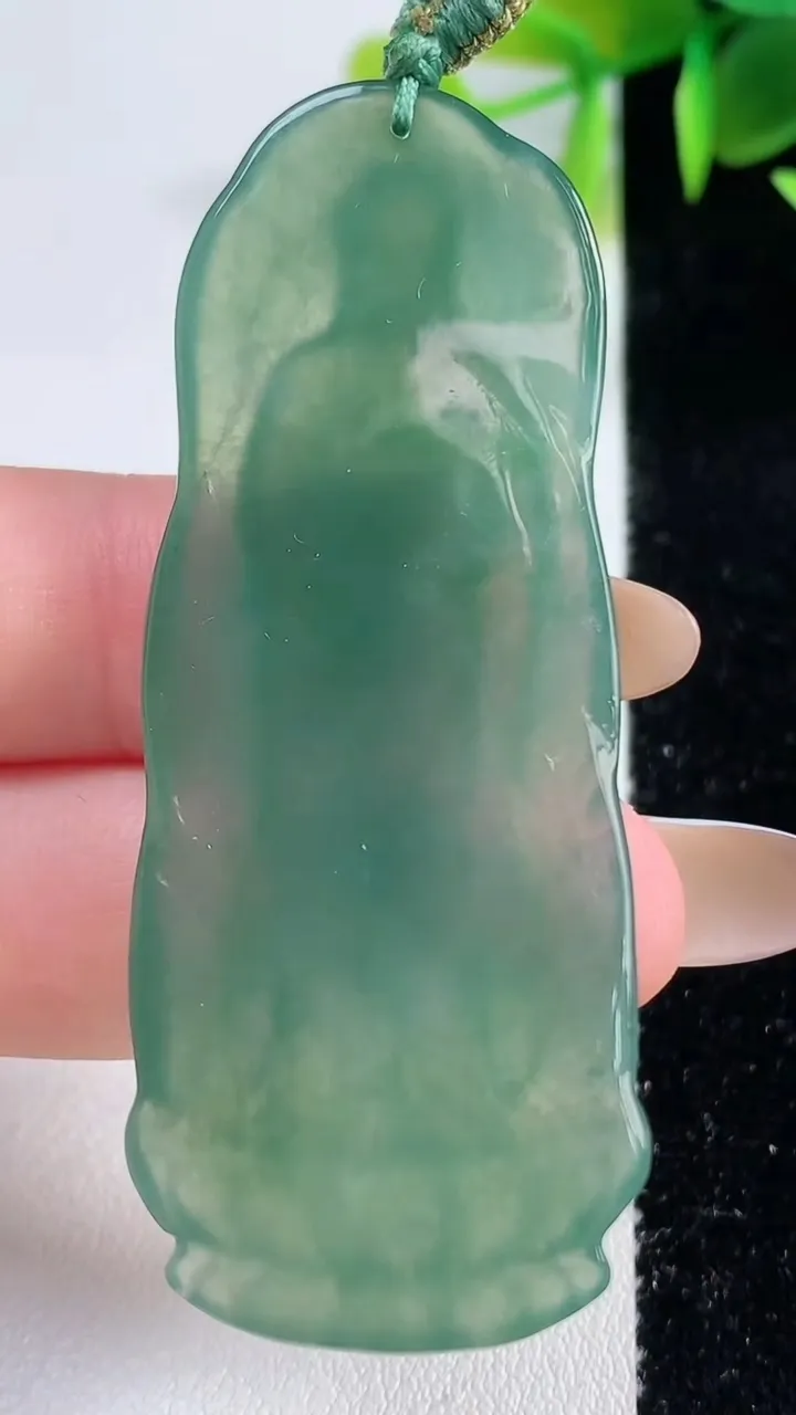 天然A货翡翠阿弥陀佛吊坠，尺寸62-23.2-5.7，重量:16.93g
11月10日