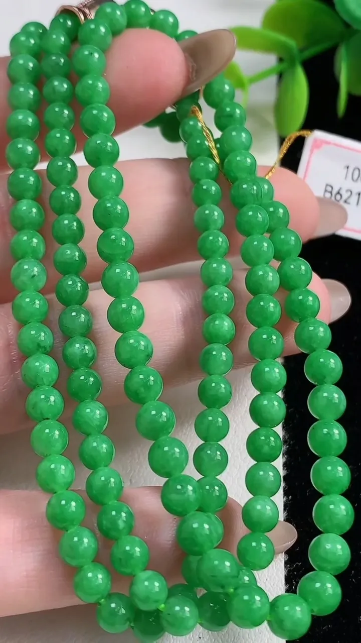 天然A货翡翠小米圆珠项链125颗，尺寸4，重量:21.66g11月10日
工厂直销收藏佳品,种好水足