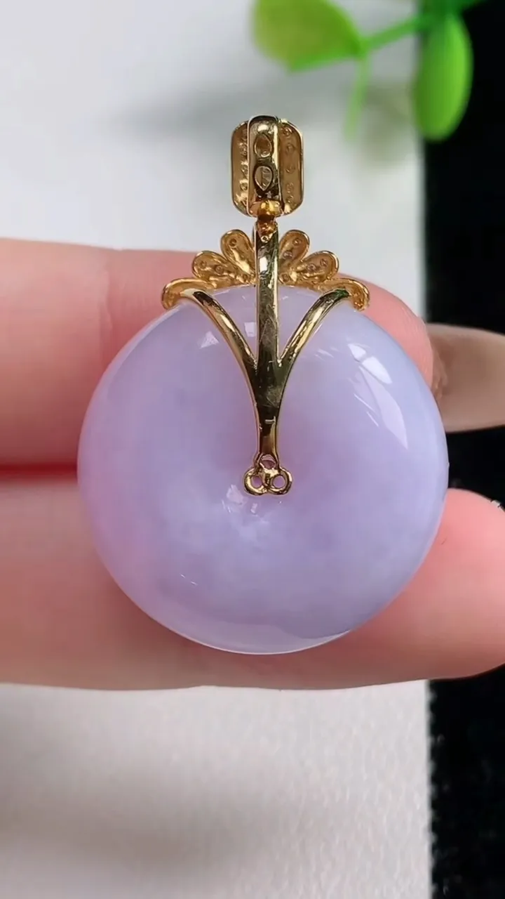 天然A货翡翠种紫罗兰平安扣吊坠，尺寸23.4-12.6，重量:16.66g
11月10日