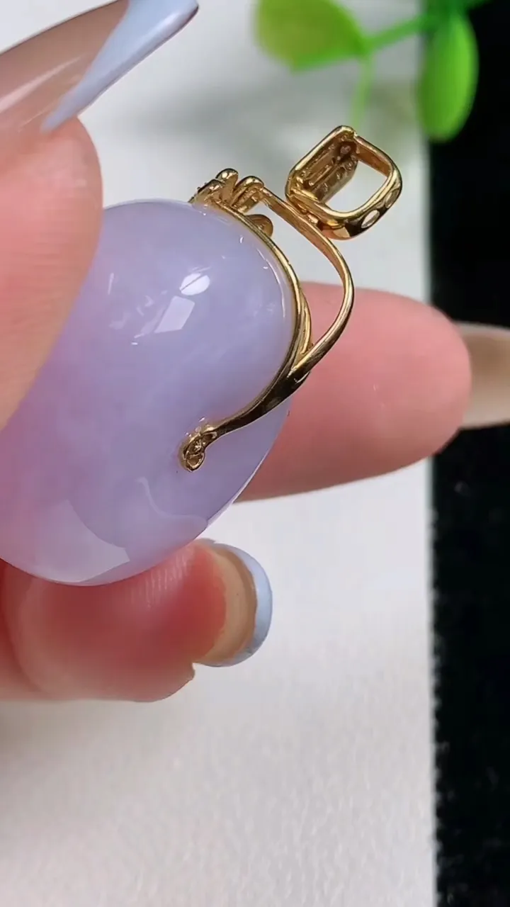 天然A货翡翠种紫罗兰平安扣吊坠，尺寸23.4-12.6，重量:16.66g
11月10日