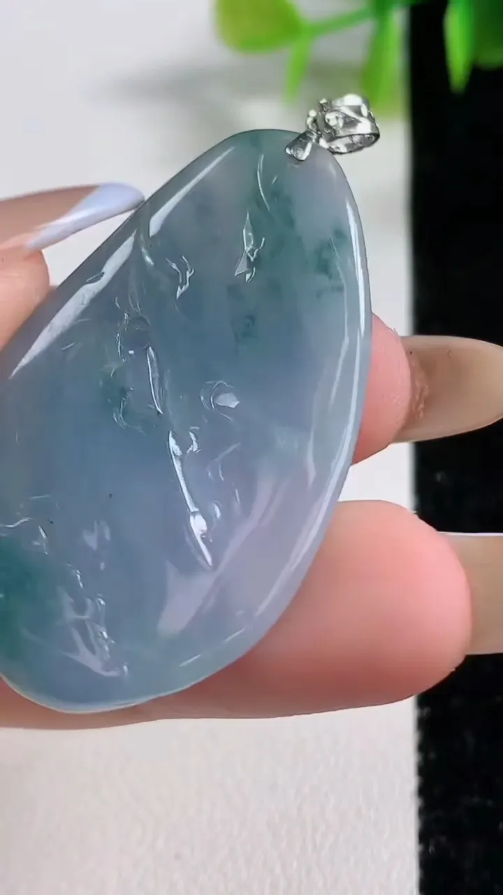 天然A货翡翠春带彩 紫罗兰白菜吊坠，尺寸34.6-16.8-13.7，重量:17.27g
11月10日