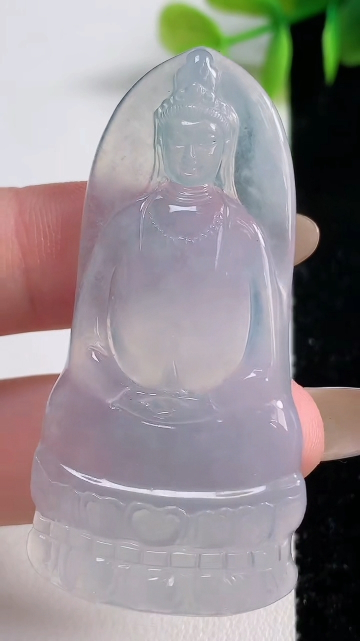 天然A货翡翠素衣观音菩萨吊坠，尺寸55-26.6-5.6，重量:15.62g
11月10日