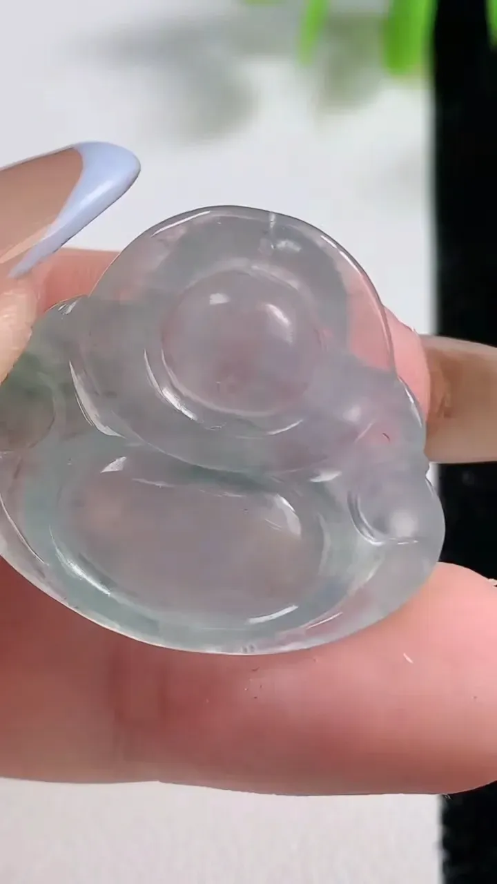 天然A货翡翠冰种飘花佛公吊坠，尺寸24.7-27.7-6.4，重量:6.47g
11月10日