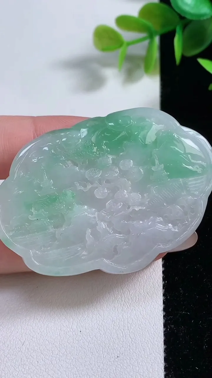 天然A货翡翠山水牌吊坠，尺寸39-56.5-5.5，重量:26.80g
11月10日