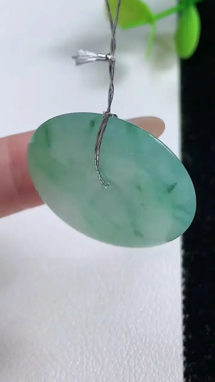 天然A货翡翠花平安扣吊坠，尺寸28.2-5.8，重量:9.62g
11月10日