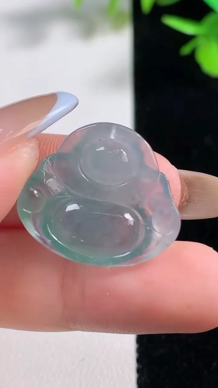 天然A货翡翠佛公吊坠，尺寸19.8-23-5.8，重量:4.18g
11月10日