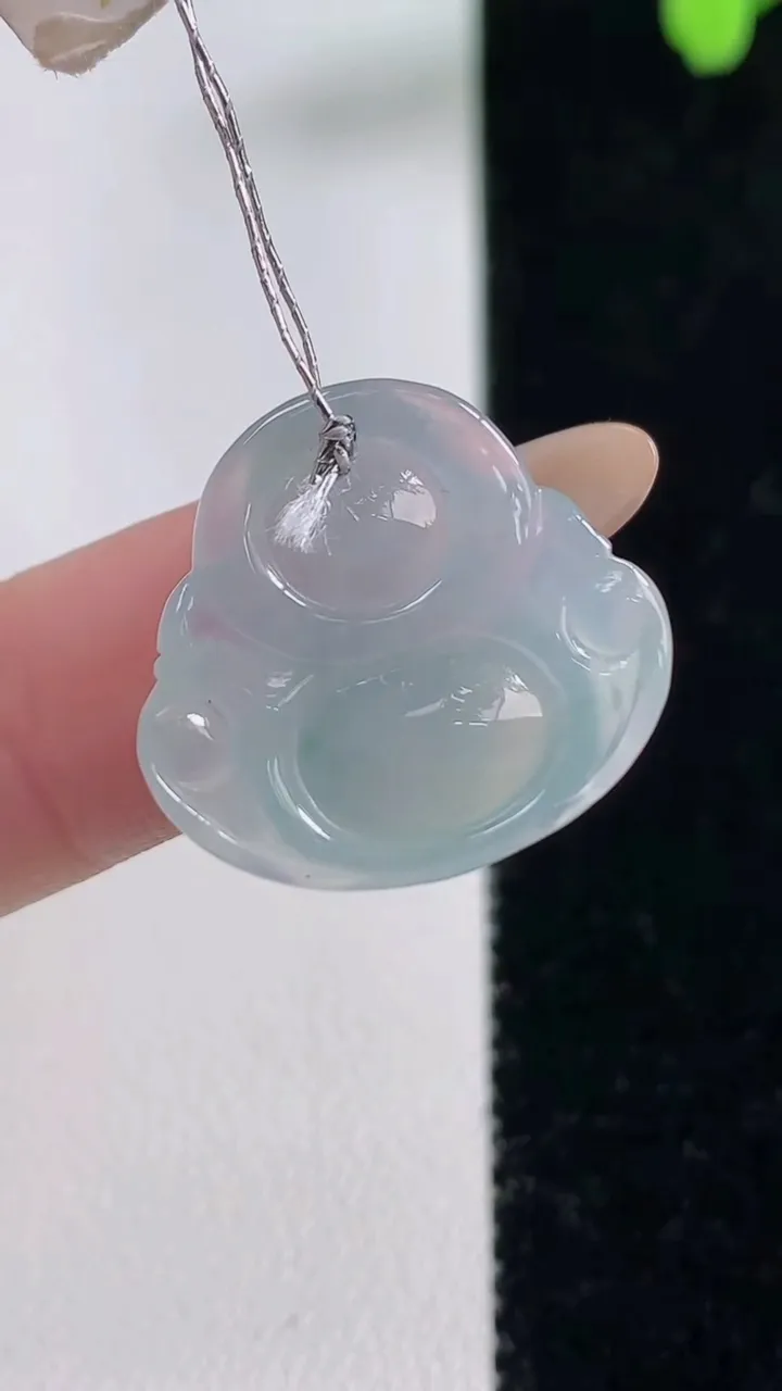 天然A货翡翠小佛公吊坠，尺寸19.3-20.6-6，重量:3.64g
11月10日