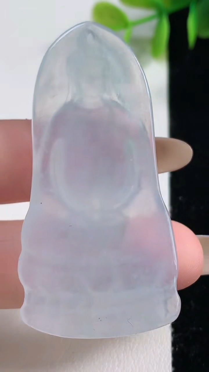 天然A货翡翠素衣观音菩萨吊坠，尺寸55-26.6-5.6，重量:15.62g
11月10日