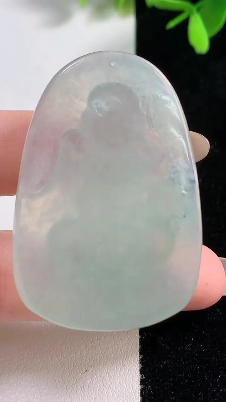 天然A货翡翠逍遥佛公吊坠，尺寸48.2-33.5-7，重量:17.62g
11月10日