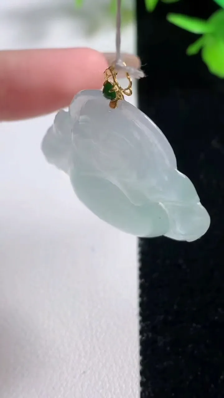 天然A货翡翠佛公吊坠，尺寸30.5-33.8-5.8，重量:9.13g
11月10日